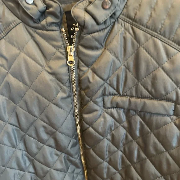 Chic Quilted Jacket in Army Green - Picture 2 of 4